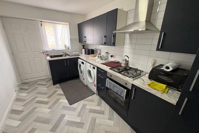 32, Hazelhurst Road, Bradford photo 5