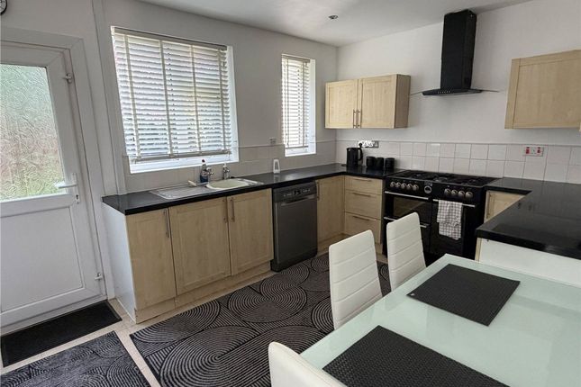 12 Sinclair Gardens, Telford photo 2
