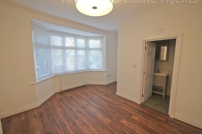 Maisonette to rent in Highfield Road, Northwood