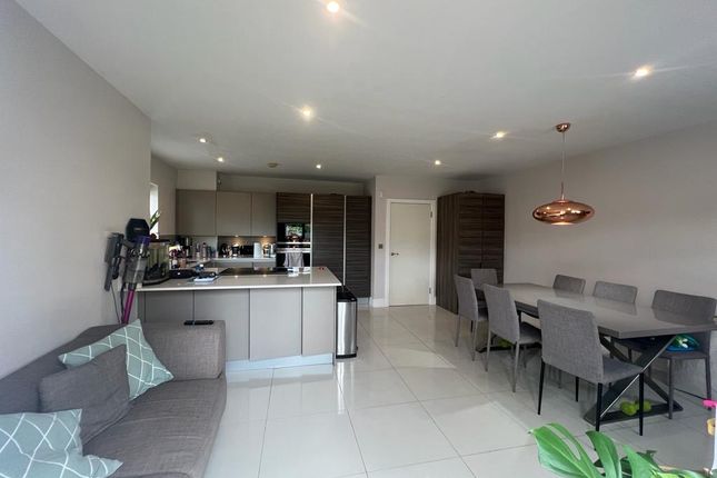 1A, Willow Close, Buckhurst Hill photo 3
