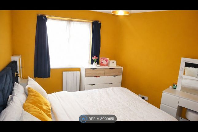 Norbury Avenue, Watford photo 2