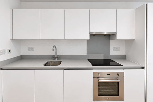 Flat 3, Maritime House, 1 Greens End, London photo 4
