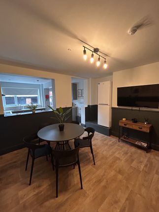 Room to rent in Ivanhoe Road, Conisbrough, Doncaster