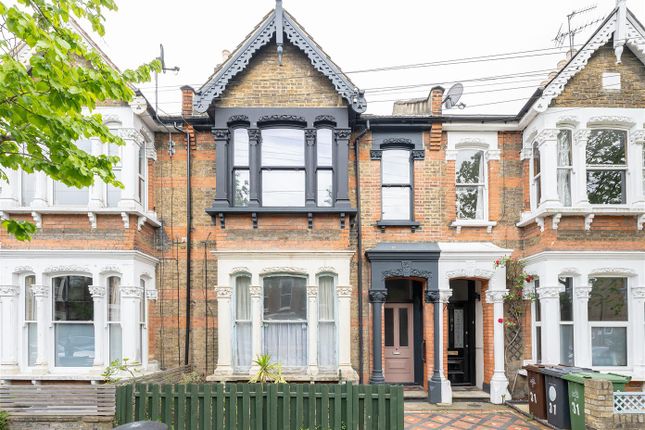 Thumbnail Flat for sale in Cleveland Park Avenue, London