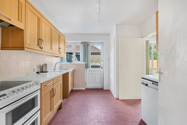 37B,, Hale Road, Farnham photo 4