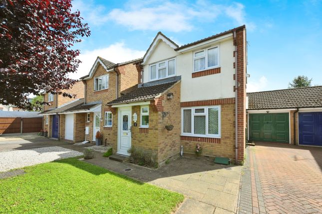 Link-detached house for sale in Wallers Way, Hoddesdon