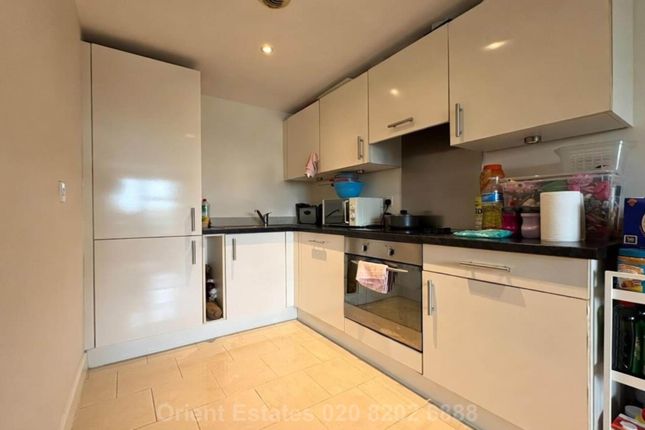 Flat 38 Peaberry Court, Greyhound Hill, Hendon photo 3