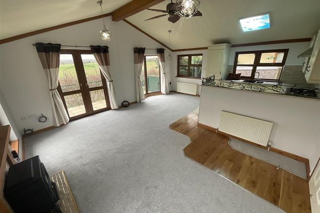Mobile/park home for sale in Hayes Chase, Battlesbridge, Wickford, Essex