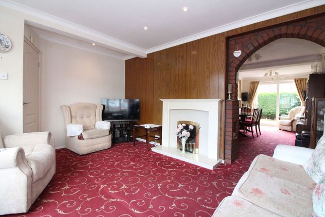 16, Fairview Crescent, Kingswinford photo 3
