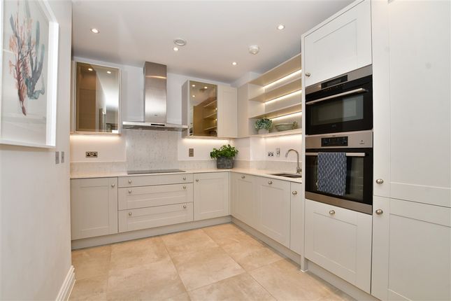 4-bed semi-detached on Consort Drive, Leatherhead, £446,000