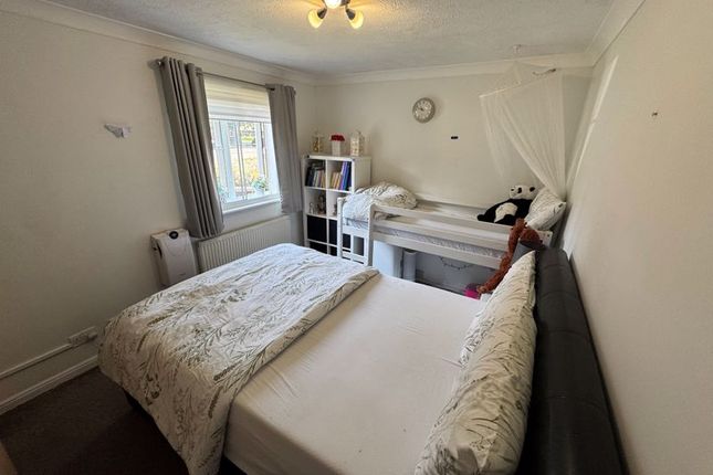 13, Caroline Place, Hayes photo 4