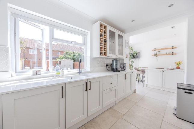 38, Leigh Hall Road, Leigh-On-Sea photo 4
