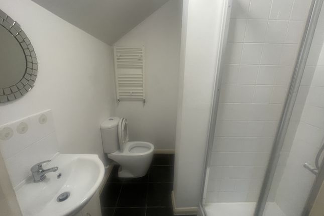 Room to rent in Altofts Road, Normanton