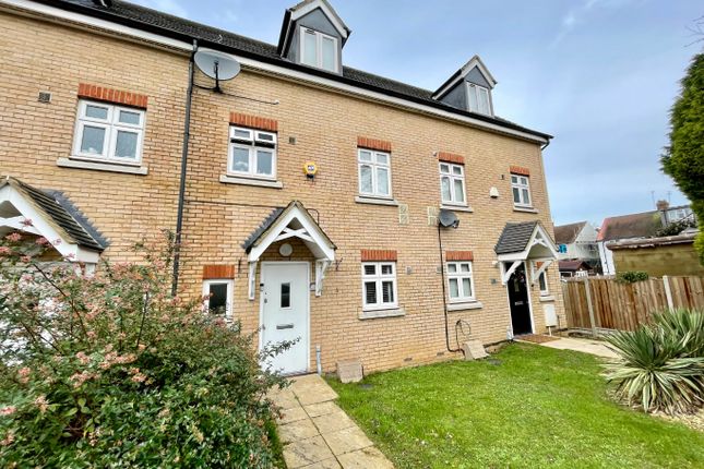 Thumbnail Terraced house for sale in Oakley Gardens, Luton, Bedfordshire