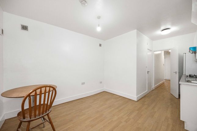 47A Macaulay Road, London, Greater London photo 4