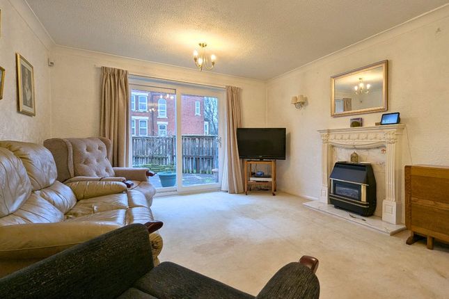 15 Moorville Court, Leeds photo 2