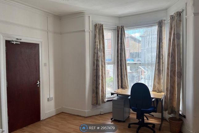Blythswood Road, Seven Kings, Ilford photo 5