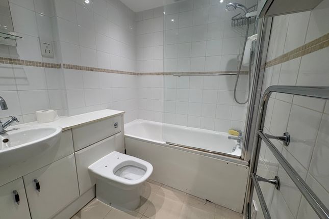 325, Shurland Avenue, Barnet photo 3