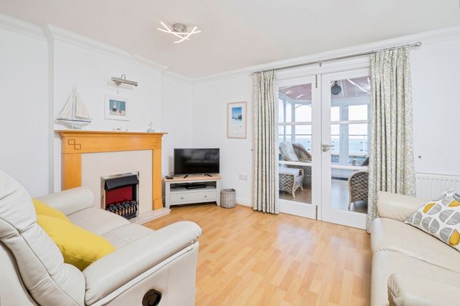 13, Compass Point, Carbis Bay photo 4