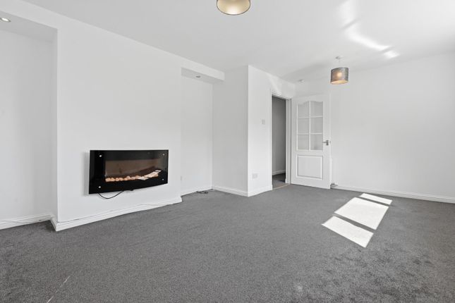 62 Alexander Rise, Alexander Road, Glenrothes photo 4