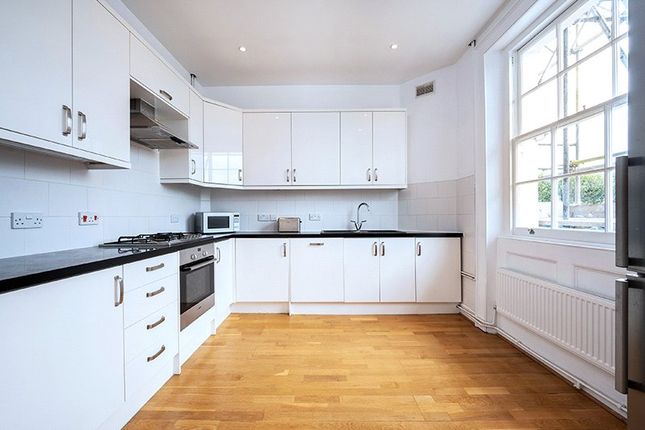 Flat to rent in Marlborough Place, London