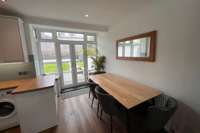 11 St Aiden Drive, Swansea photo 4
