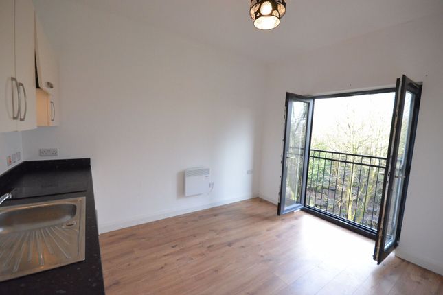 Thumbnail Flat to rent in North West House Bank Parade, Burnley, Lancashire