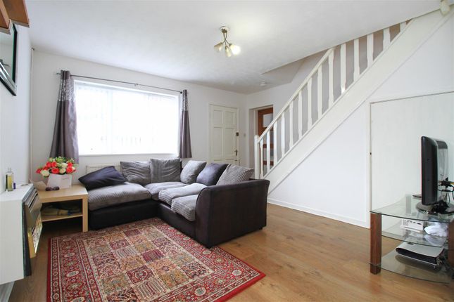 32, Sarnesfield Close, Manchester photo 5