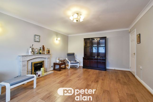 10, Riverside Close, Merthyr Tydfil photo 3