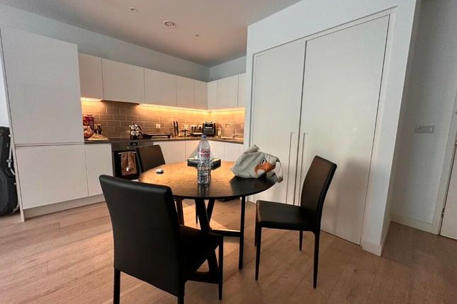3 Fairwater, Bonnet Street, London photo 4