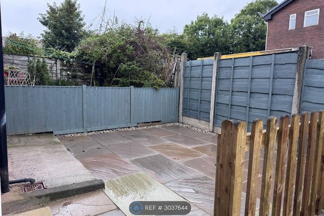 Lisburne Close, Stockport photo 4