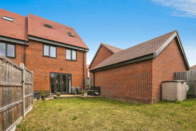 3-bed house on 24, Baines Way, Woodbridge, £310,000