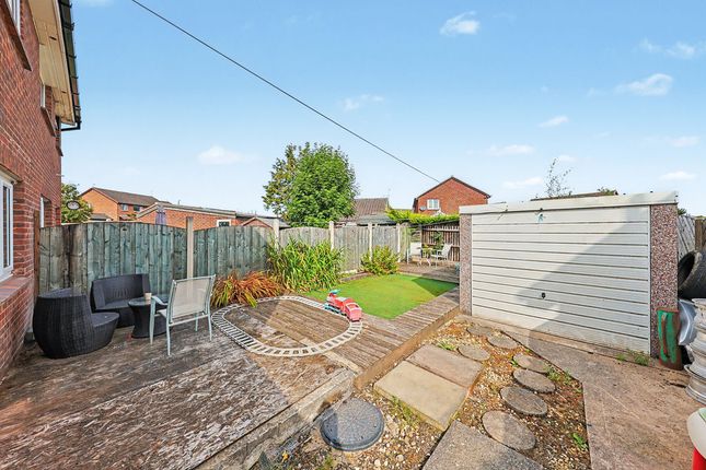 7, Brushfield Road, Chesterfield photo 4