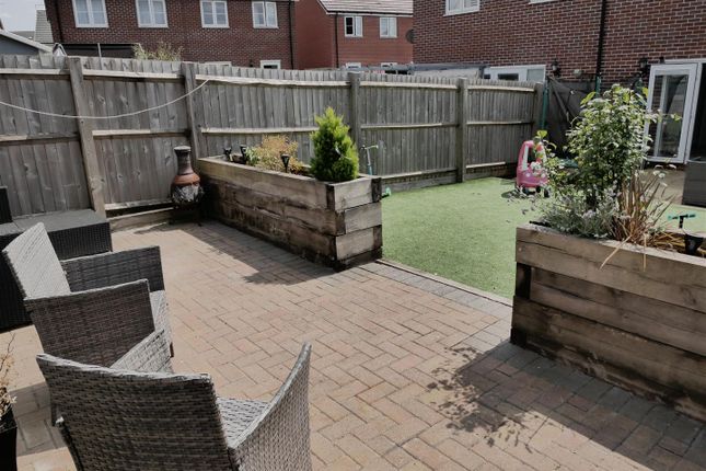 8, Clover Grove, Calne photo 2