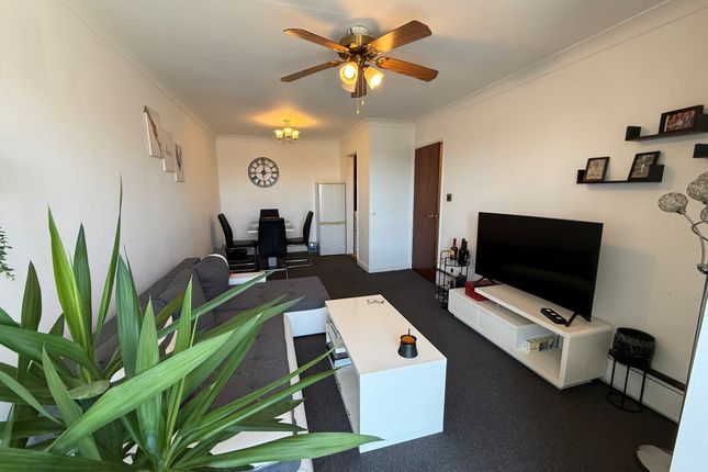 6 Kings Court, Nelson Road South, Great Yarmouth photo 2