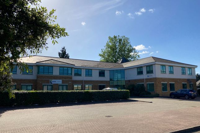 Leisure/hospitality to let in Cavendish House, Bourne End Business Park, Bourne End
