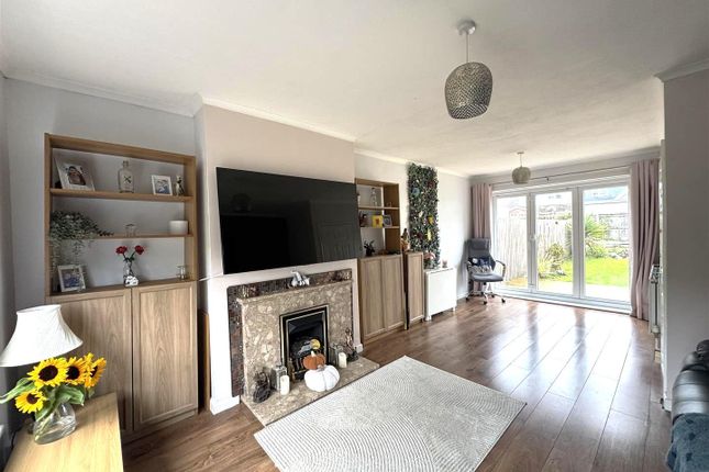 8, Enfield Close, Swansea photo 2