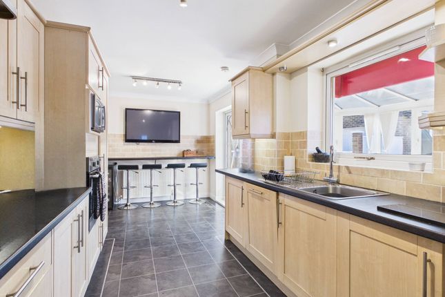 7 Oakdene Crescent, Motherwell photo 4