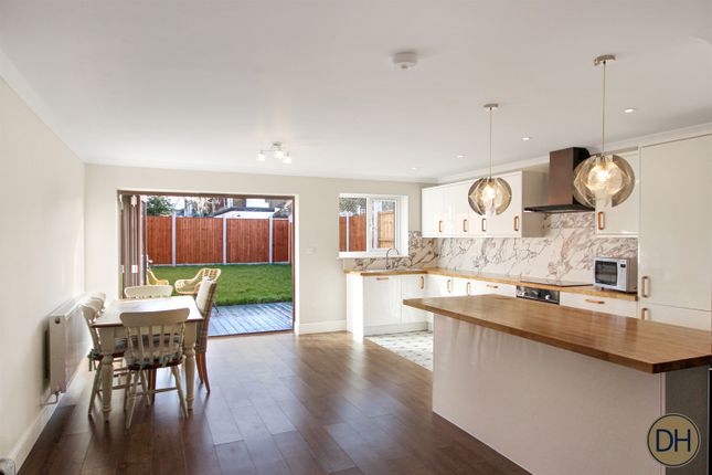 School Green Lane, North weald photo 2