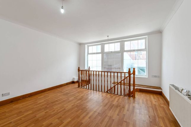 Maisonette for sale in Torriano Avenue, Kentish Town, London