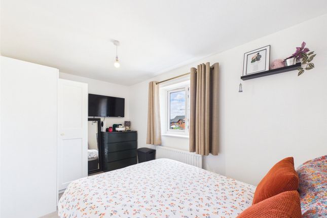5, Seafield Drive, Gloucester photo 4