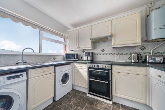 10 Aller Vale Close, Exeter photo 4
