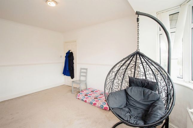 Maisonette for sale in Courtlands Drive, Watford