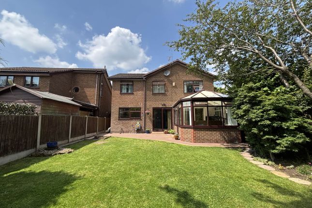 18, Rowanwood, Oldham photo 3