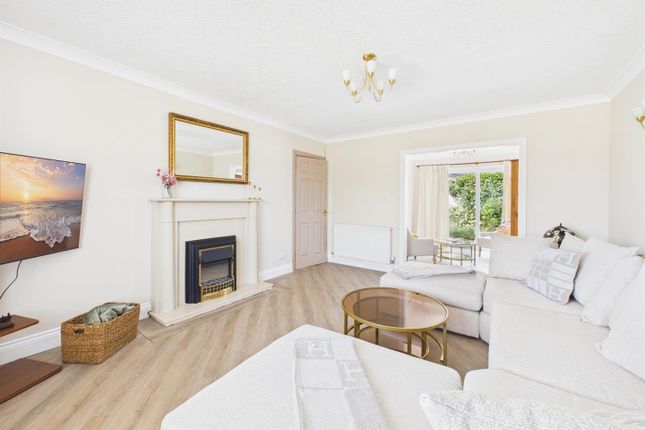 7, Skokholm Close, Porthcawl photo 3