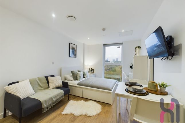 Studio flat on 604 Cheltenham Place, 33 Frederick Road, Salford, £950/mo