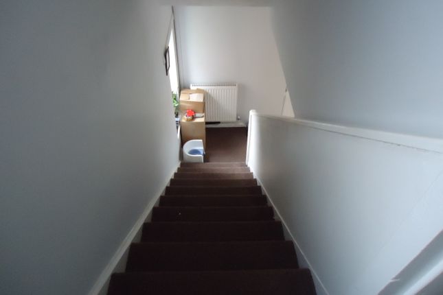 5, Castlemere Road, Manchester photo 4