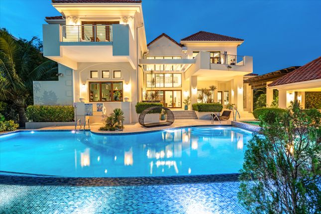 Thumbnail Detached house for sale in Crystal Harbour, Grand Cayman, Cayman Islands