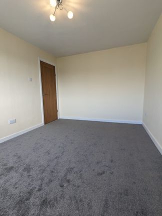 23, Deegan Close, Coventry photo 4