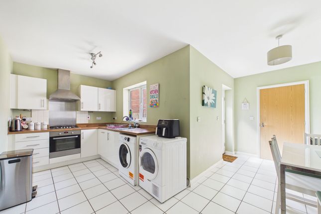 Freemans Way, Towcester photo 4